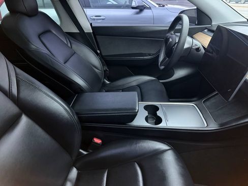 Used 2022 Tesla Model Y Performance AWD/4WD image 3