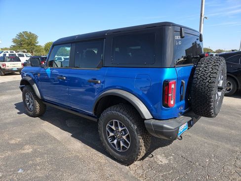 New 2025 Ford Bronco Badlands image 8