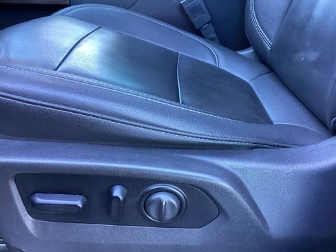 Used 2021 Chevrolet Silverado 1500 LT Trail Boss w/ Convenience Package II image 14