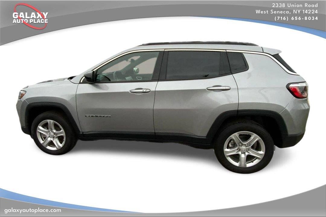 Used 2024 Jeep Compass Latitude AWD/4WD image 8