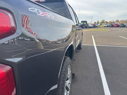 Used 2024 Chevrolet Silverado 1500 LT image 15