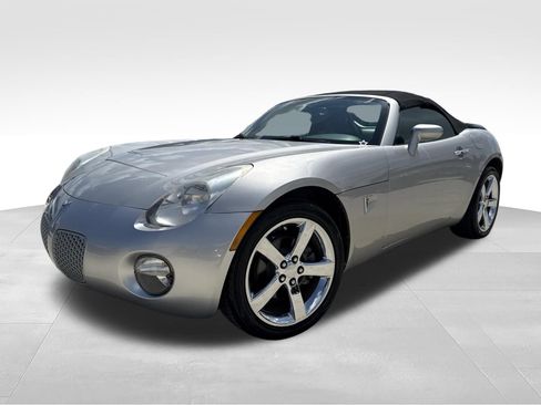 Used 2007 Pontiac Solstice Convertible w/ Premium Package RWD image 1