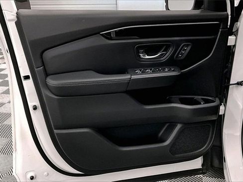 Used 2023 Honda Pilot EX-L image 16