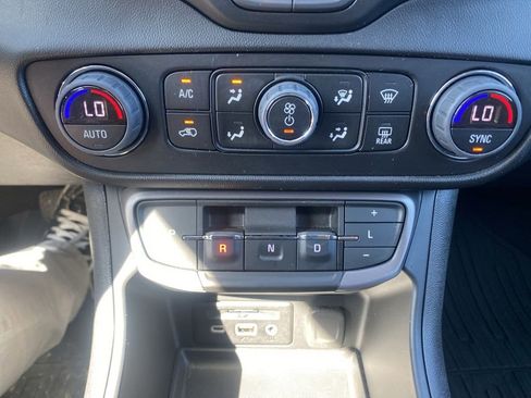 Used 2023 GMC Terrain AT4 w/ Infotainment Package II image 28