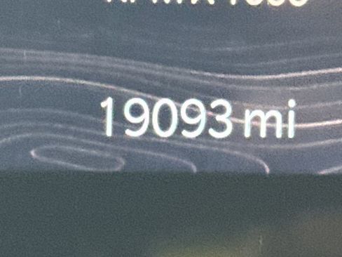 Used 2024 Jeep Grand Cherokee L Limited w/ Black Appearance Package image 31