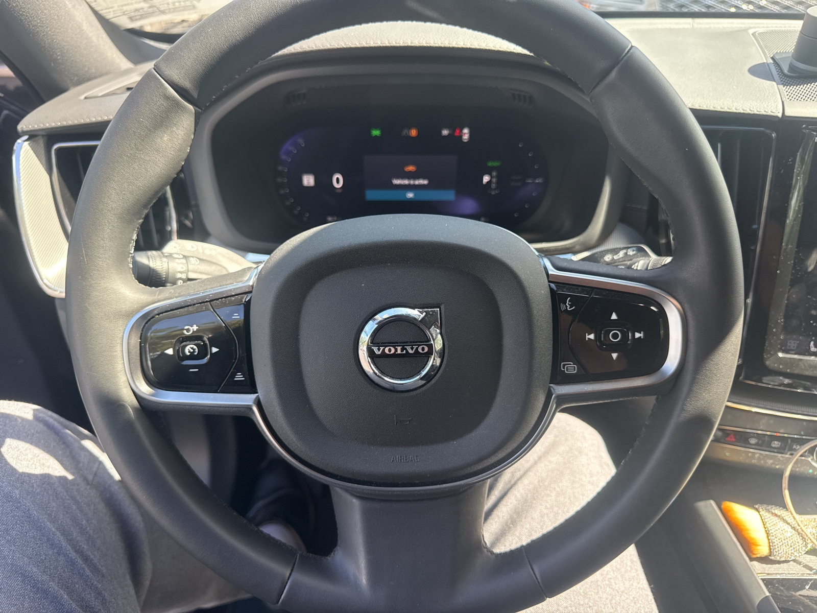 Used 2024 Volvo XC60 T8 Ultimate AWD/4WD image 15