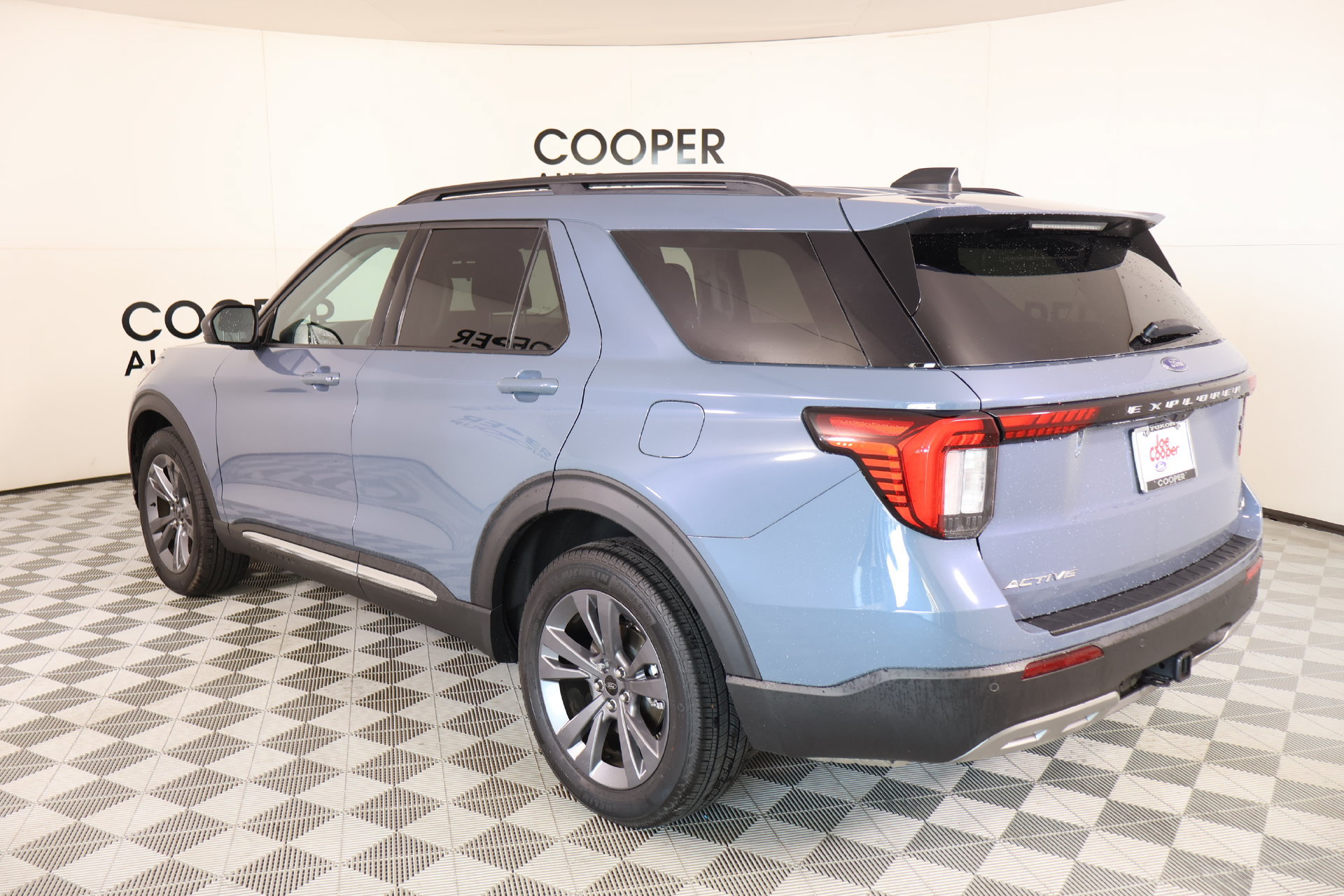 Used 2025 Ford Explorer Active w/ Active Comfort Package AWD/4WD image 24