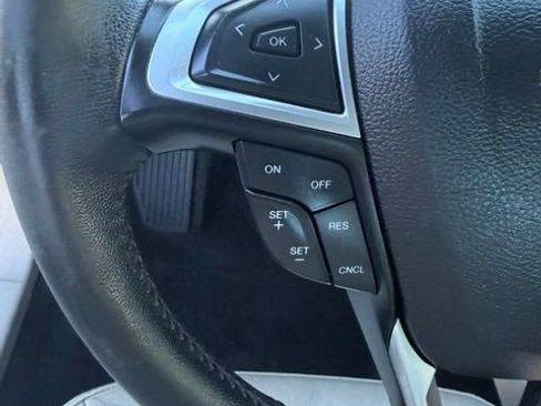 Used 2017 Ford Fusion SE w/ Fusion SE Technology Package AWD/4WD image 21