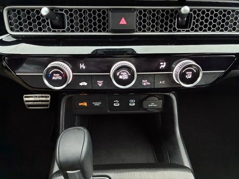 Used 2025 Honda Civic Sport image 28