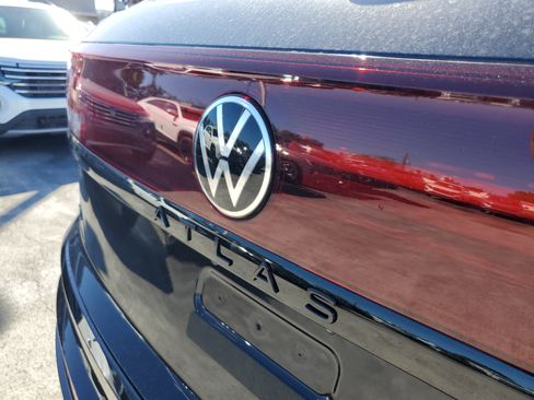 New 2026 Volkswagen Atlas Cross Sport SEL R-Line image 5