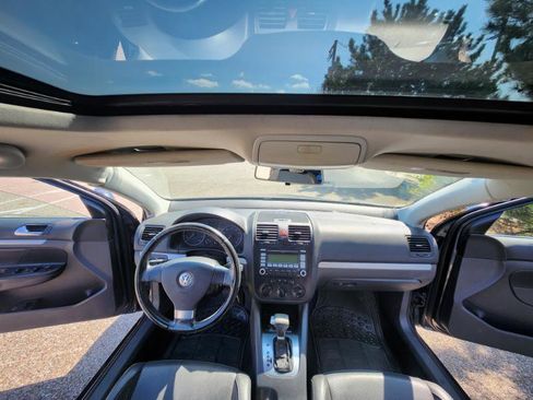 Used 2009 Volkswagen Jetta SE image 12