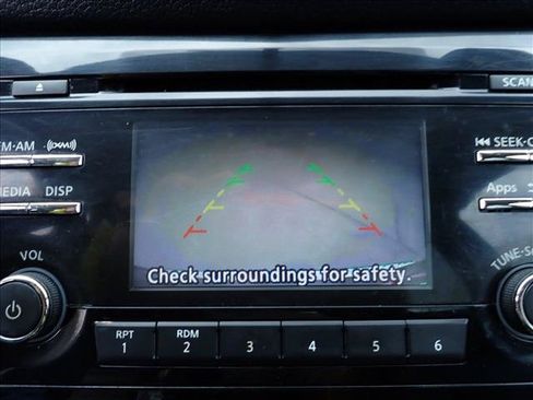 Used 2016 Nissan Rogue SV AWD/4WD image 23