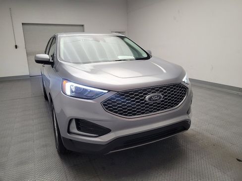 Used 2023 Ford Edge SEL image 14
