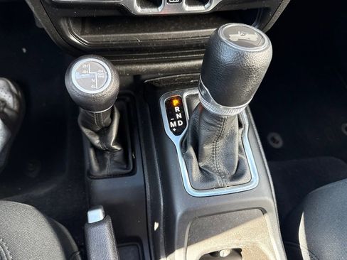 Used 2023 Jeep Wrangler Unlimited w/ Sun & Screen Package AWD/4WD image 22