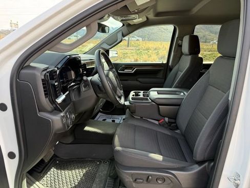 Used 2025 Chevrolet Silverado 1500 LT w/ Protection Package AWD/4WD image 17