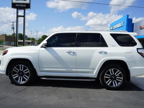 Used 2020 Toyota 4Runner SR5 Sport Utility image 2