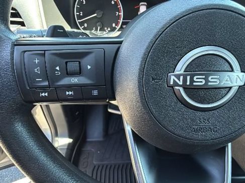 Used 2023 Nissan Rogue S AWD/4WD image 17