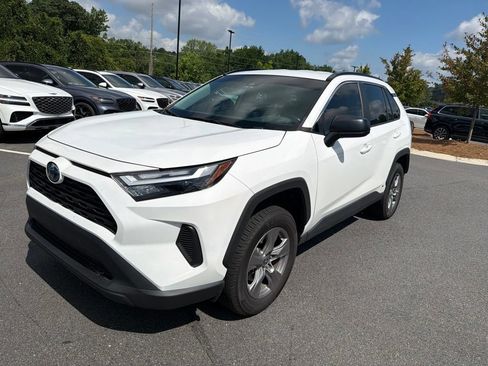 Used 2024 Toyota RAV4 LE AWD/4WD image 2