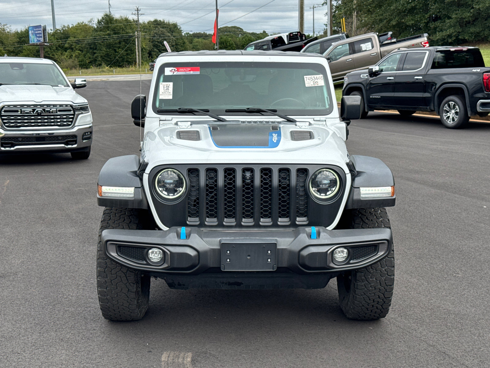 Used 2023 Jeep Wrangler Unlimited Rubicon 4xe w/ Safety Group AWD/4WD image 2