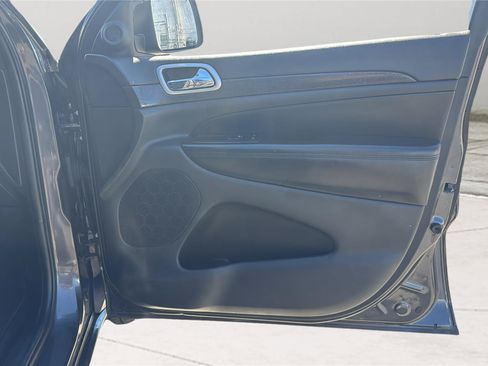 Certified 2018 Jeep Grand Cherokee Altitude AWD/4WD image 20