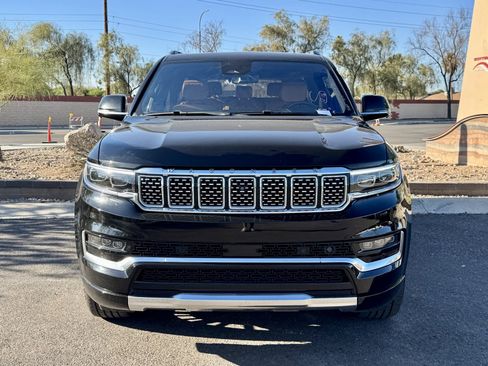 Used 2022 Jeep Grand Wagoneer Series III w/ Flexible Seating Group image 8