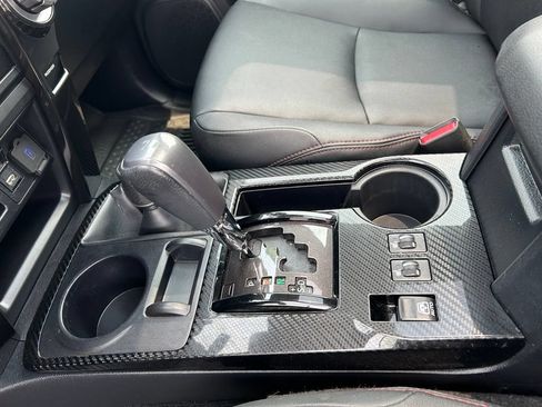 Used 2021 Toyota 4Runner Venture w/ Moonroof Package AWD/4WD image 19