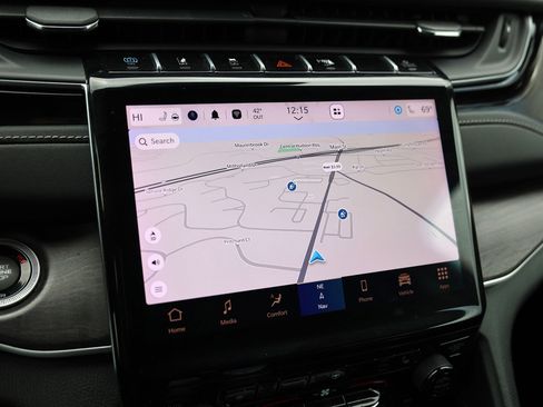 Used 2024 Jeep Grand Cherokee Limited 4xe image 28