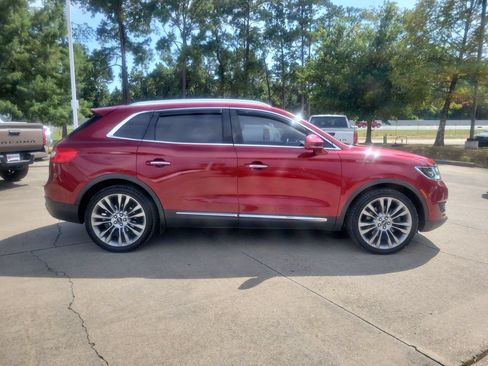 Used 2016 Lincoln MKX Reserve w/ Technology Package FWD image 8