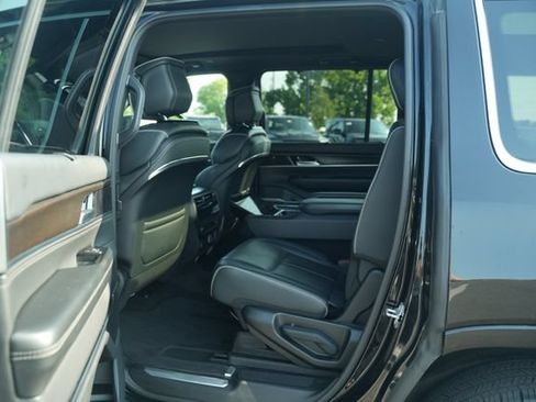 Used 2023 Jeep Grand Wagoneer Series II AWD/4WD image 16