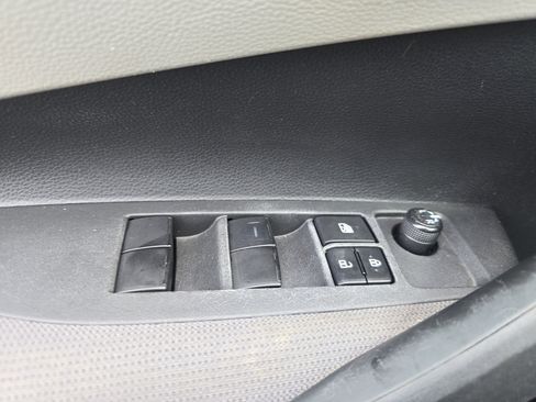 Used 2023 Toyota Corolla LE FWD image 27