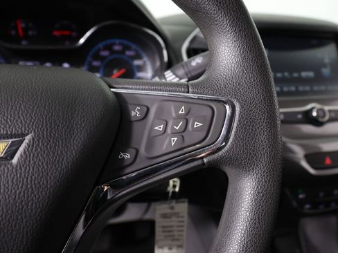 Used 2017 Chevrolet Cruze LT image 34