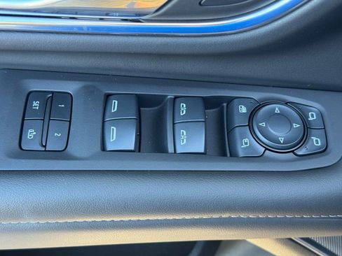 Used 2024 Chevrolet Tahoe Z71 w/ Z71 Off-Road Package AWD/4WD image 18