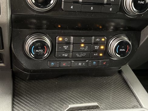 Used 2019 Ford F150 Raptor w/ Equipment Group 802A Luxury AWD/4WD image 23