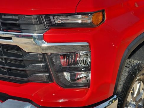 Certified 2025 Chevrolet Silverado 2500 LT w/ Texas Edition AWD/4WD image 9