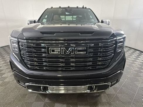 Used 2025 GMC Sierra 1500 Denali Ultimate AWD/4WD image 8