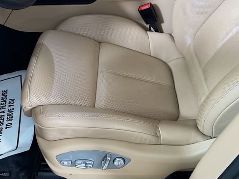 Certified 2023 Porsche Macan S AWD/4WD image 13