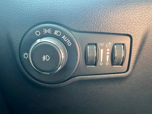 Used 2024 Jeep Compass Latitude AWD/4WD image 11
