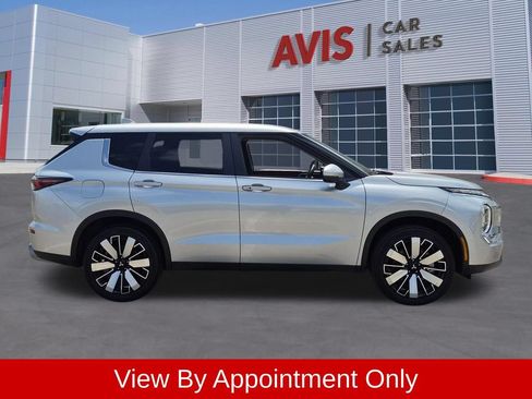Used 2025 Mitsubishi Outlander SE AWD/4WD image 5