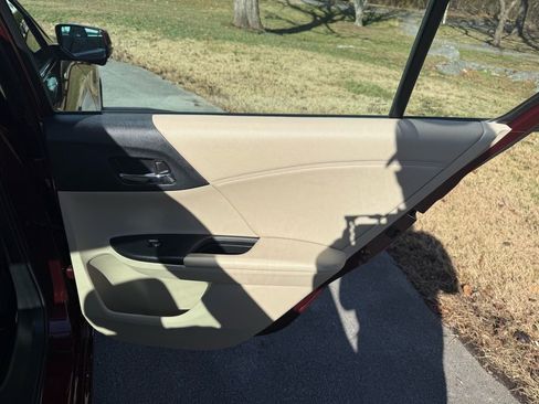 Used 2015 Honda Accord EX-L image 37