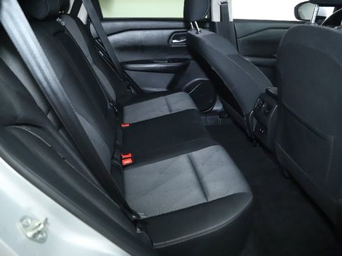 Used 2024 Nissan Rogue SV image 32