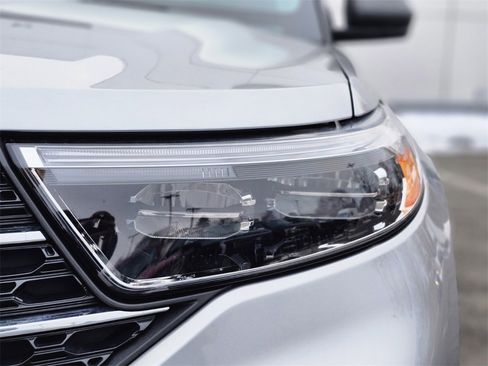 Used 2023 Ford Explorer XLT w/ Equipment Group 202A image 10