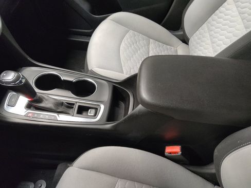 Used 2019 Chevrolet Equinox LT w/ Driver Convenience Package image 26