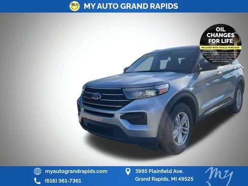 Used 2022 Ford Explorer XLT w/ Class IV Trailer Tow Package image 2