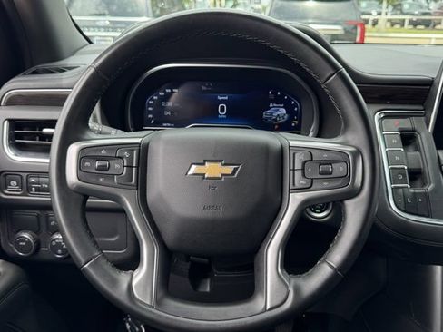 Used 2024 Chevrolet Suburban LT RWD image 13