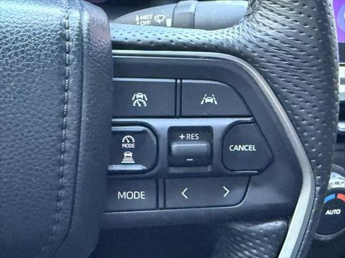 Certified 2024 Toyota Tacoma TRD Off-Road AWD/4WD image 19