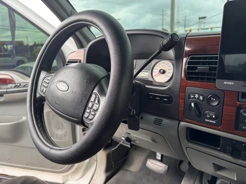 Used 2006 Ford F350 Lariat AWD/4WD image 33