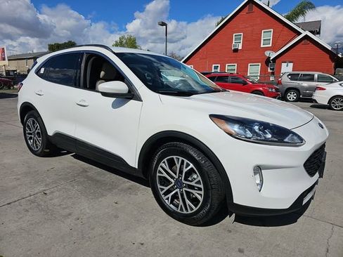 Used 2021 Ford Escape SEL w/ Technology Package image 2