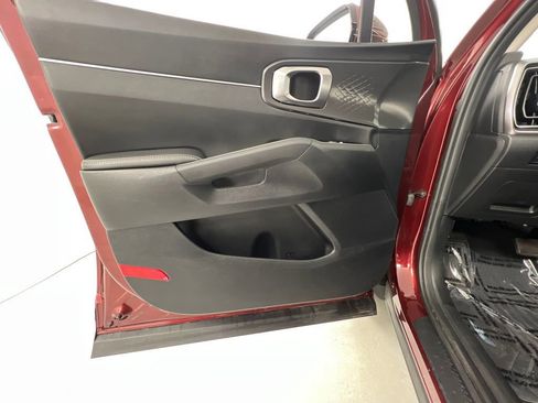 Used 2025 Kia Sorento S AWD/4WD image 11