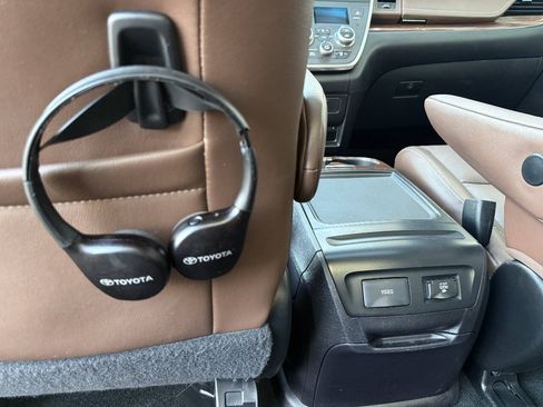Used 2017 Toyota Sienna Limited Premium w/ Protection Package AWD/4WD image 25