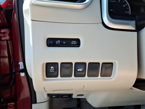 Used 2015 Nissan Murano SL w/ SL Technology Package AWD/4WD image 12